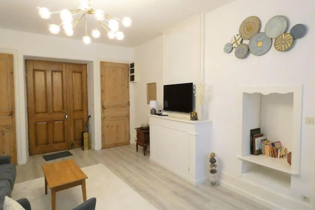Elegant Apartment In Historic Center Of Tournon 0*, Tournon-sur-Rhone France