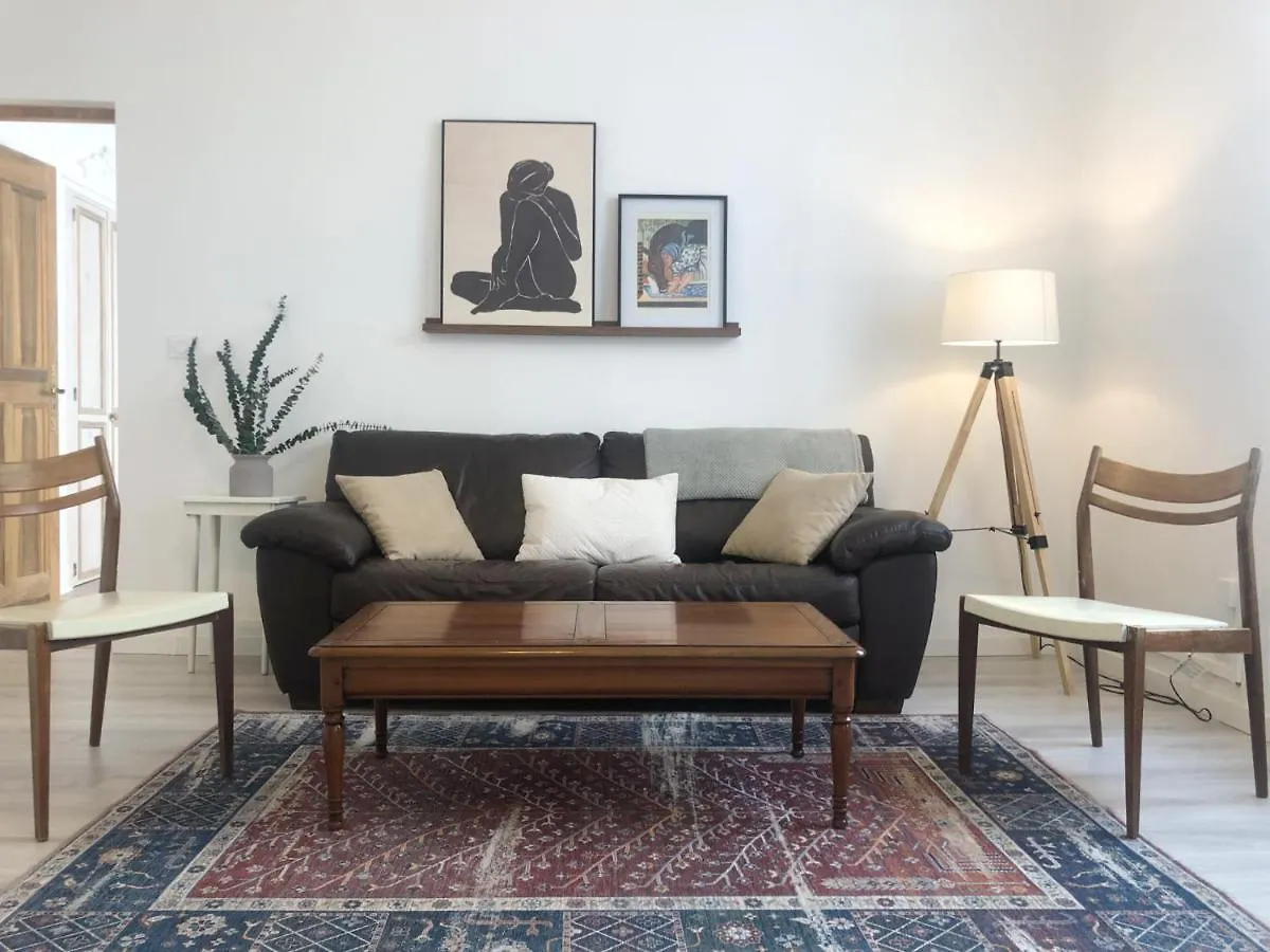 Elegant Apartment In Historic Center Of Tournon