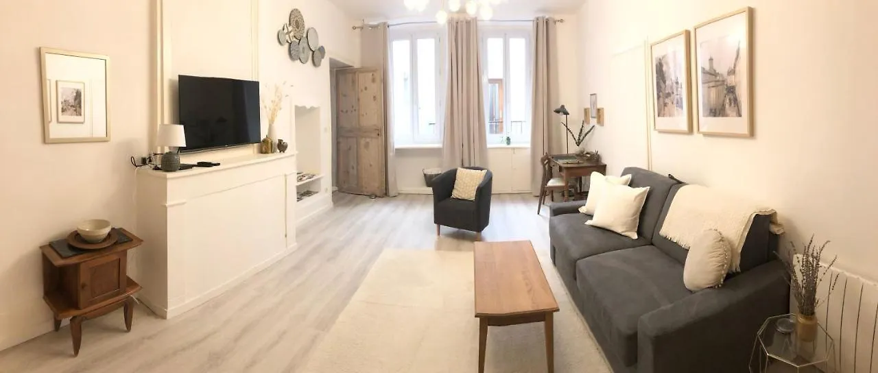 Elegant Apartment In Historic Center Of Tournon