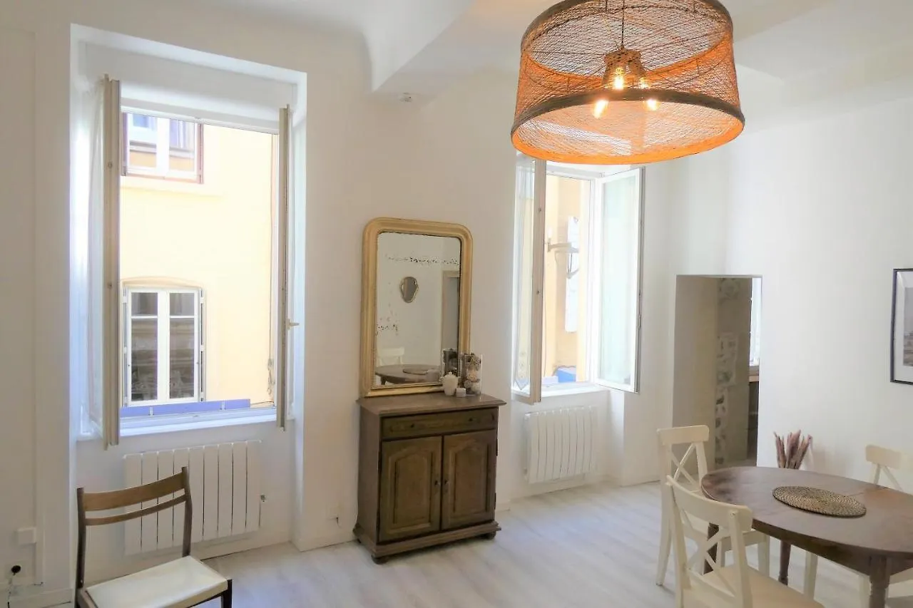 Elegant Apartment In Historic Center Of Tournon