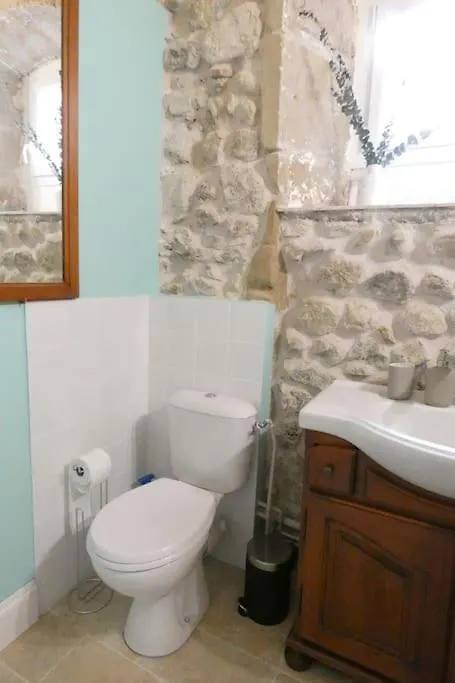 Elegant Apartment In Historic Center Of Tournon