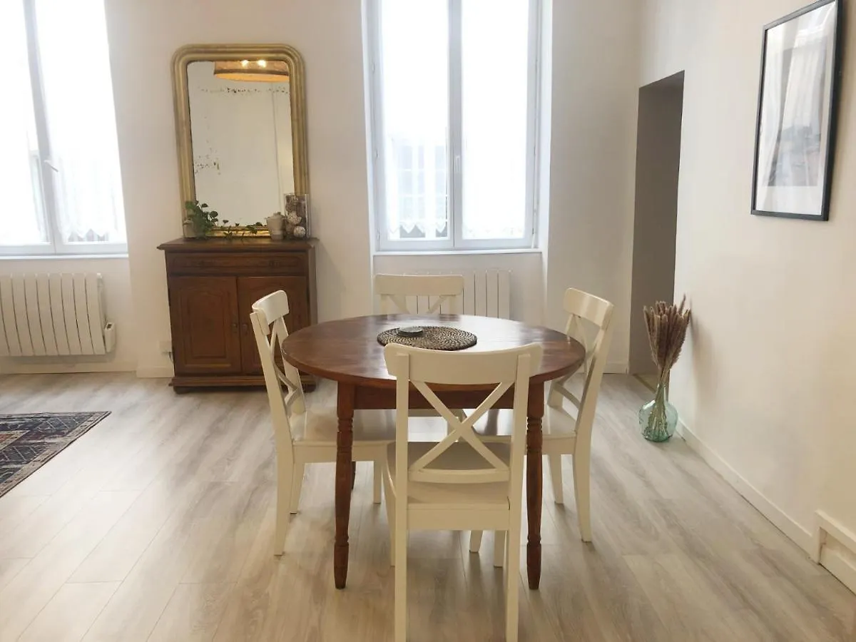 Elegant Apartment In Historic Center Of Tournon  Tournon-sur-Rhone