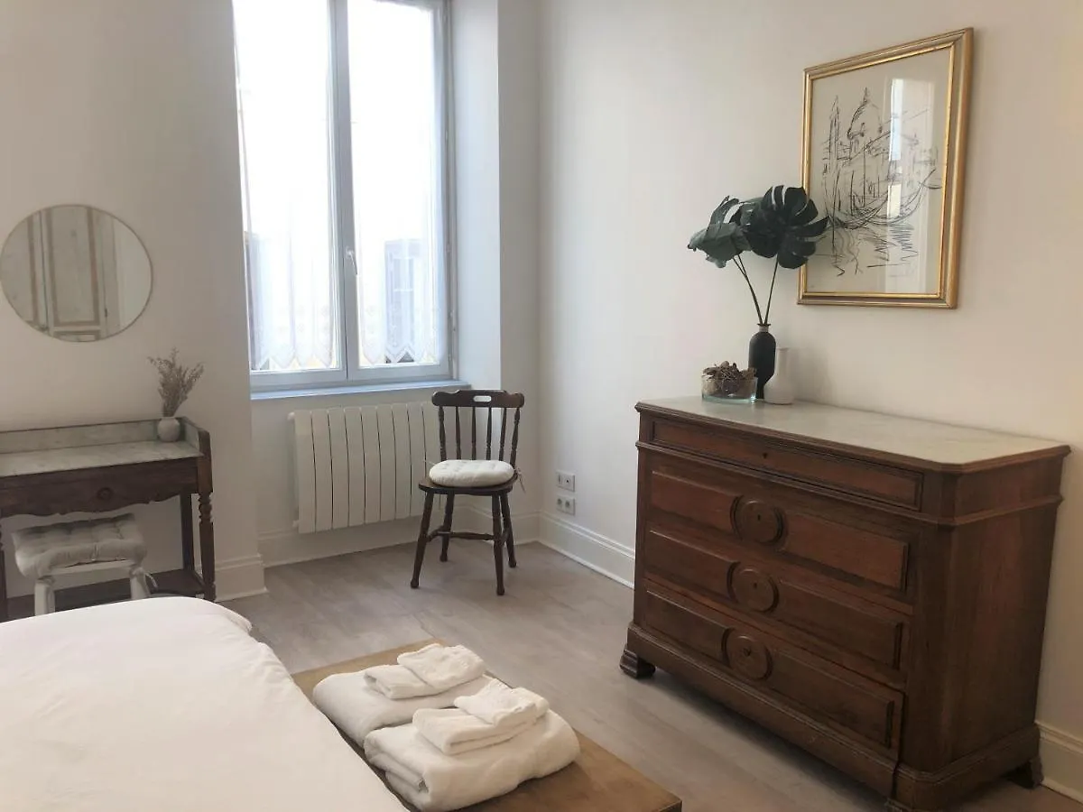 Elegant Apartment In Historic Center Of Tournon